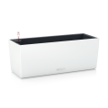 Biała skrzynka balkonowa z systemem nawadniania Balconera Color 50.png